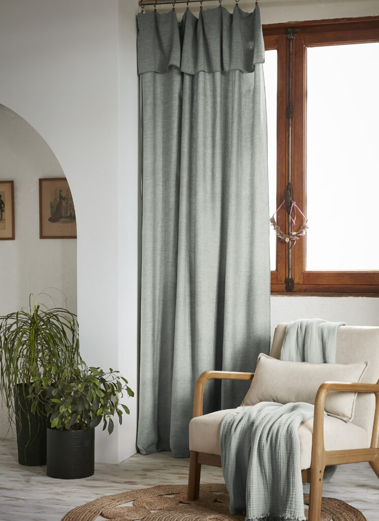 Adjustable curtain + 8 clip rings 140 x 270 cm Lyocell LYSANDRE Lichen (green gray)