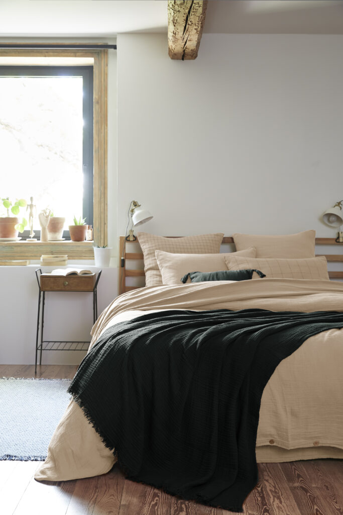 plaid Gaïa en coloris sapin pour la fête d'halloween